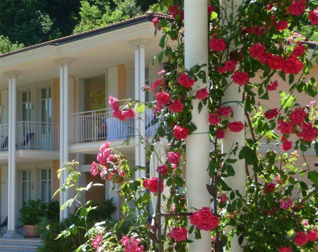 Residence Ville Lago Lugano Porto Ceresio Exteriör bild