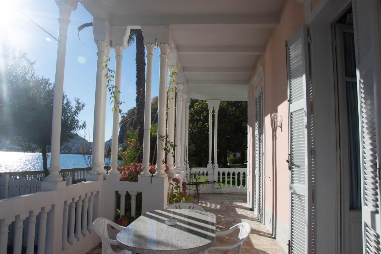 Residence Ville Lago Lugano Porto Ceresio Exteriör bild